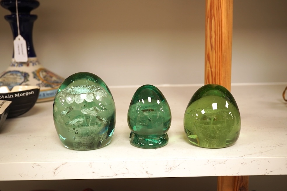 Three Victorian glass dumps, tallest 9cm